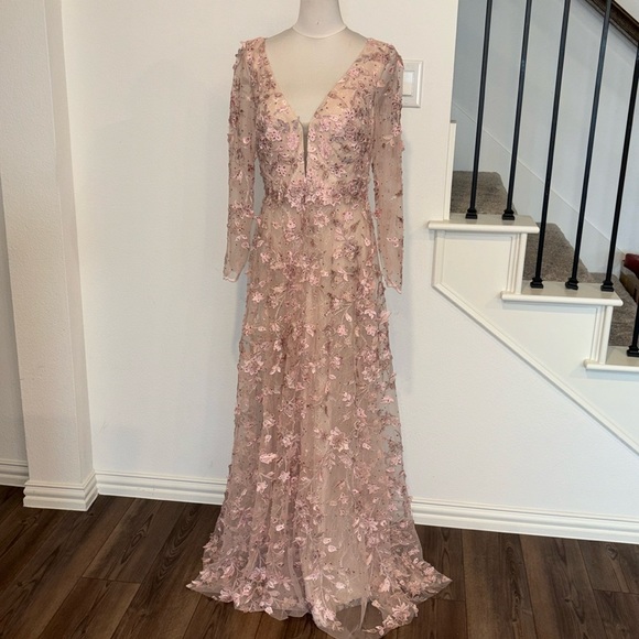 Mac Duggal  Floral Long Sleeve Gown - Picture 4 of 9